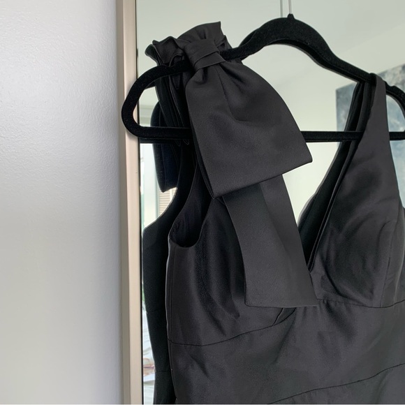 Alfred Sung Bow Detail Sleeveless Satin Twill Trumpet Gown D863 Black NWT Size 6 - Picture 3 of 8